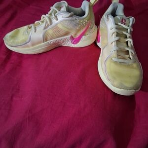 Nike Women's Yellow and Pink Athletic Shoes